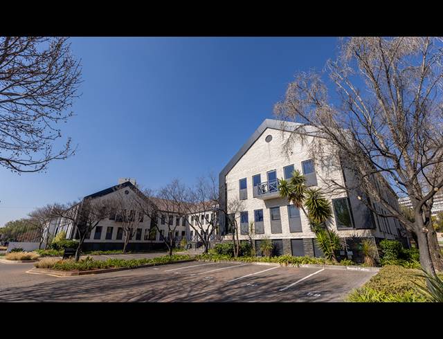 1,188M² OFFICE TO LET IN BEDFORD GARDENS